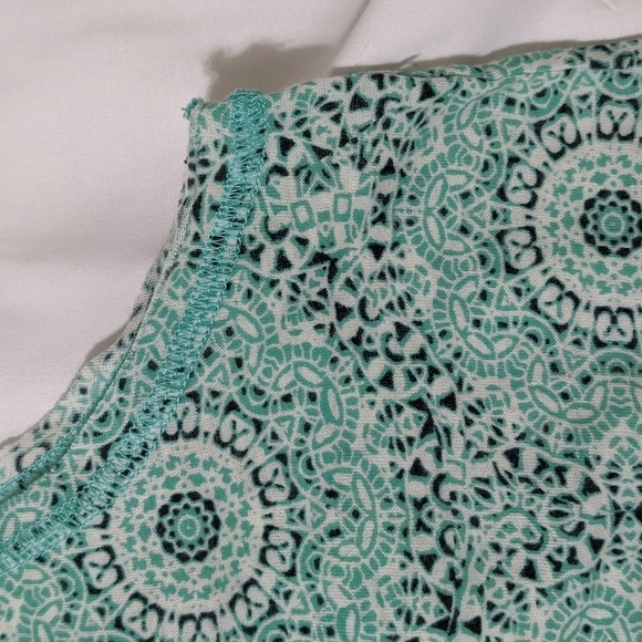 UO V-Neck Cropped Tank Top, Color Turquoise Size L - Picture 10 of 14